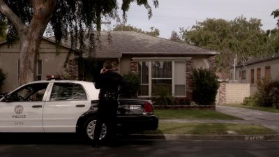 - Hello?
- Yeah. He's home. - Ray Donovan