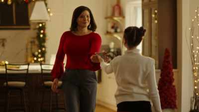 - Hello?
 (zach): Hi! Ms. Morgan. - Mom's Christmas Boyfriend
