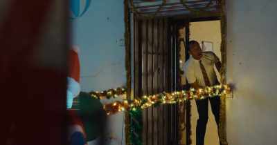 Help! Come on, up here! - Christmas Ransom