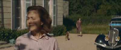 Help me find her!
Find her, boy! - De Gaulle