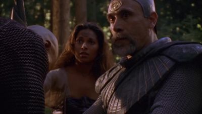- Help him!
- I want you to move on ... - Stargate SG-1