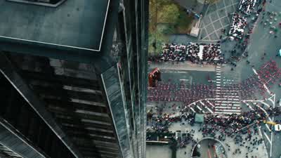 Help! I'm gonna fall! - Tower Heist
