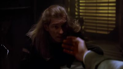 - Help me, help me, help--
- I can't. - Babylon 5