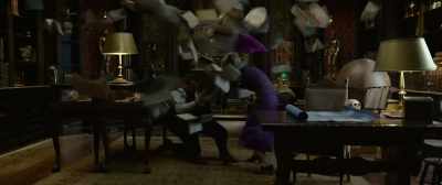-Help me, please!
-[Jonathan and Florence grunt] - The House with a Clock in Its Walls