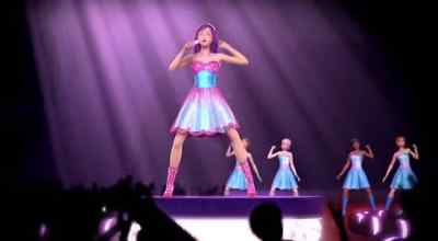 Help me, please. - Barbie: The Princess & The Popstar