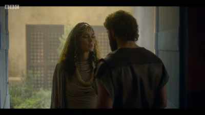 Help me. - Troy: Fall of a City