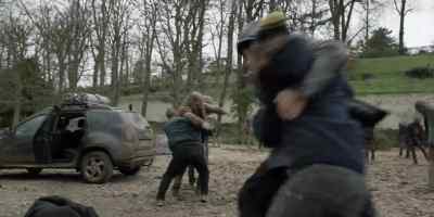 Help! - The Walking Dead: Daryl Dixon