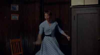 Help! Sid, Sid,
you gotta do something! - The Pajama Game