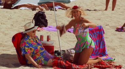 -HELP, SOMEBODY CALL
AN AMBULANCE, HELP ME! - Baywatch
