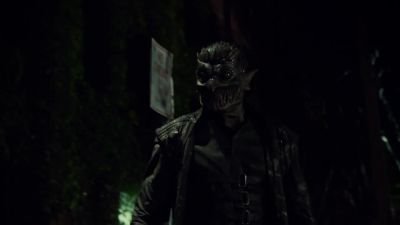 HELP! SOMEBODY HELP!
I NEED HELP! - Shadowhunters