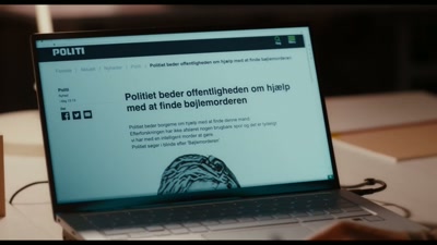 "Help the police find
the Wire Hanger Killer." - The Angel Maker