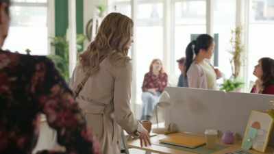 Help yourself - Nelly Knows Mysteries: A Fatal Engagement