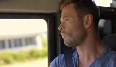 Hemsworth: While I'm
waiting for an alert, - Shark Beach With Chris Hemsworth