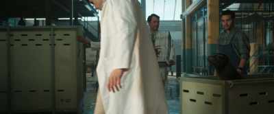 [Henrietta] So long, Frankie.
Let me see that gorgeous smile. - The One and Only Ivan