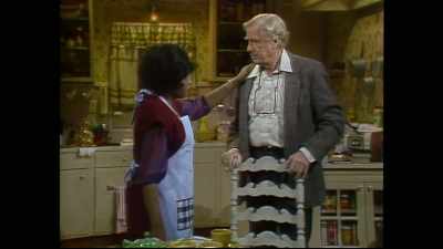 Henry, come quick!
We're gonna light up the tree! - Punky Brewster