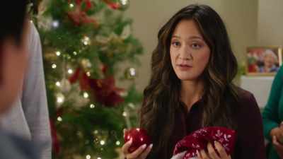 - Henry, I can explain. - A Big Fat Family Christmas