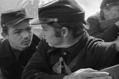 Henry, listen. - The Red Badge of Courage
