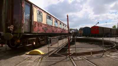 Henry (voiceover): We're
getting together a band - Great Rail Restorations with Peter Snow