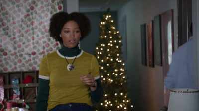 - Her ex-husband's.
- (gasps) wow. - It’s Beginning to Look a Lot Like Murder