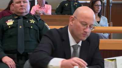 Her first priority
was to make sure - Killer Cases