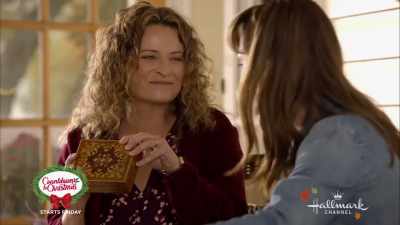 - Her music box. (giggles) - Sweet Autumn