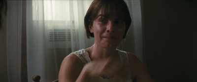 - Her ring to give to her, okay?
- Mm-hmm. - Deadland
