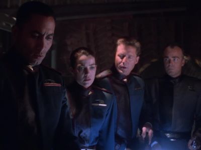 Her signal's weakening. - Babylon 5