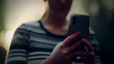 Her sister said,
"Send me a picture." - How I Caught My Killer