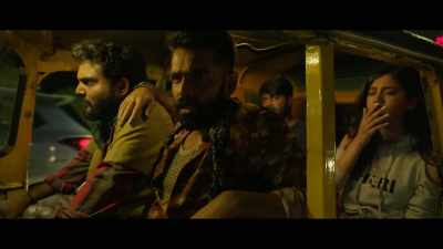Her waist, her figure - iSmart Shankar