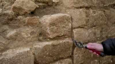 Here you an see the contact
point between these blocks - Lost Treasures of Rome