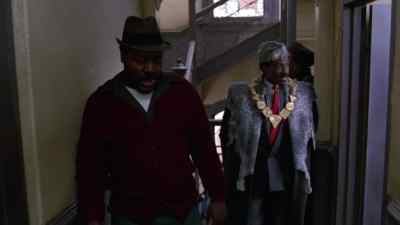 Here we are. - Coming to America