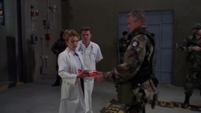 - Here are your samples.
- Get the boy's? - Stargate SG-1