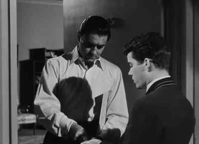 - Here we are.
- Thank you, sir. - Nightmare Alley
