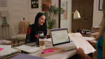 Here are the segments
of the pitch, - Hearts Around the Table: Jenna's First Love