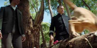 Here, boy, come here.
Come on, let's go. - Picnic at Hanging Rock
