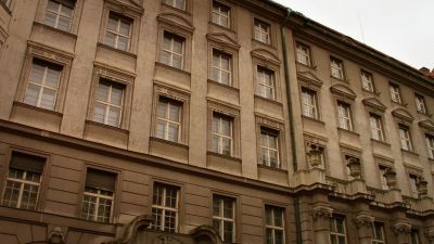 Here, this building - 12 Monkeys