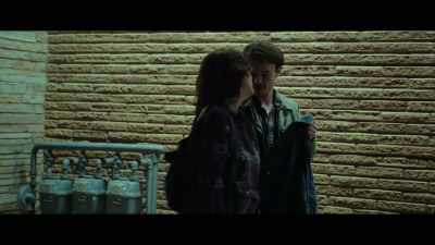 Here, can I...? Here.
Let me put this on. - No Future