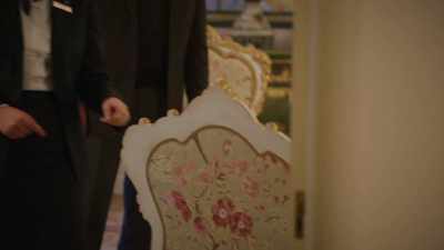 Here, you can see this is real gold. - The Reluctant Traveler with Eugene Levy