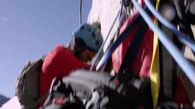 Here come some more big
chunks. Tommy forgot his helmet. - The Dawn Wall