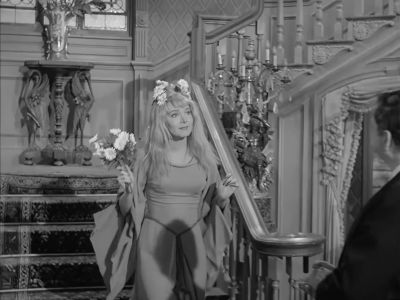 Here comes my dear sister, Ophelia. - The Addams Family