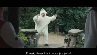 Here she comes!
Franek, come on, places, everyone! - The Taming of the Shrewd