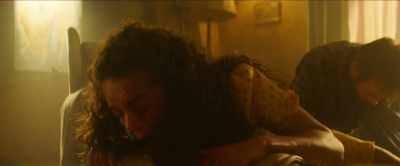 -Here it comes. Here it comes.
-(screaming) - Unwelcome