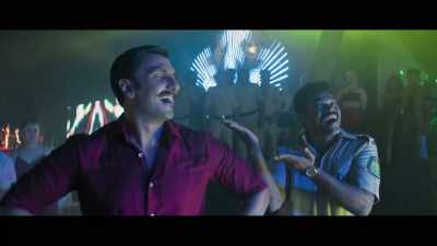 ♪ Here comes... Here comes Simmba. ♪ - Simmba