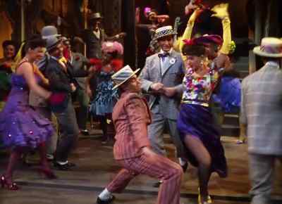 Here he comes
Looking for his baby - Easter Parade