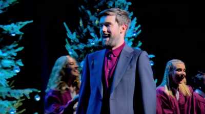 ♪ Here comes Michael Whitehall ♪ - Jack Whitehall: Christmas with my Father