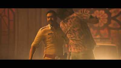 ♪ Here comes Police. ♪ - Simmba