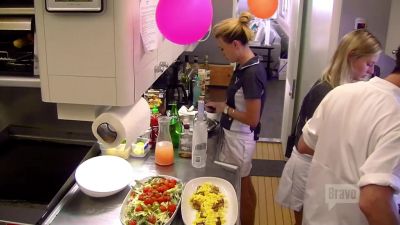 - Here we go, baby.
Thank you. - Below Deck
