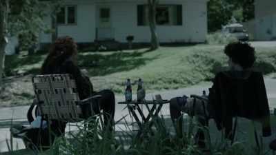 Here you go, buddy. Here, shh, shh, shh. - Eyewitness