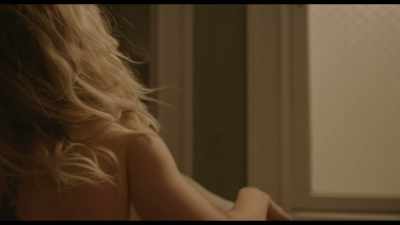 Here we go. Come on.
Let's go into the bedroom. - Pieces of a Woman