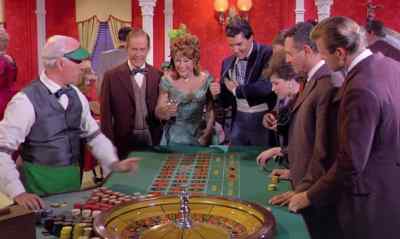 -Here we go.
-Place your bets. - Frankie and Johnny